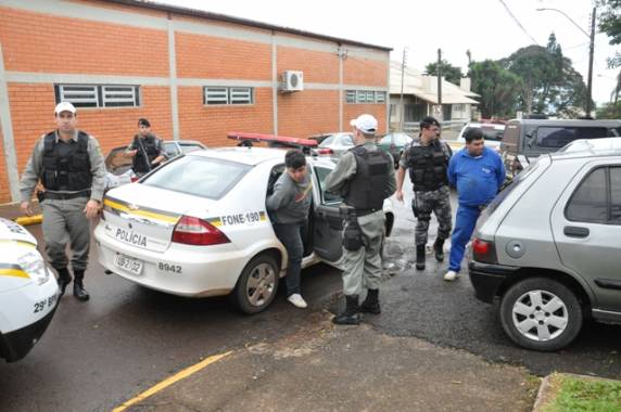 Grupo estava se passando por funcionários da Prefeitura e Governo do Estado