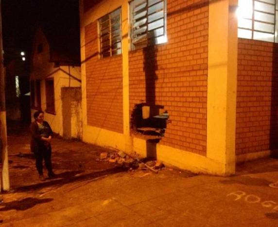 O homem saiu ileso do acidente