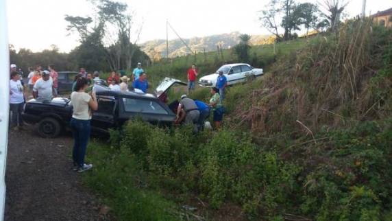 Assistente social relatou à polícia que o menino estava ao volante quando a Parati caiu no barranco