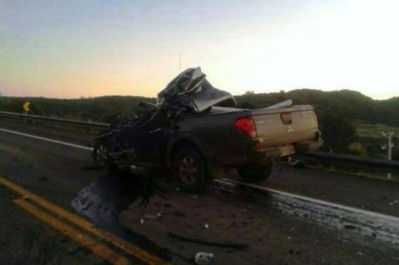 Suspeita é de que o motorista da caminhonete tenha dormido 

ao volante