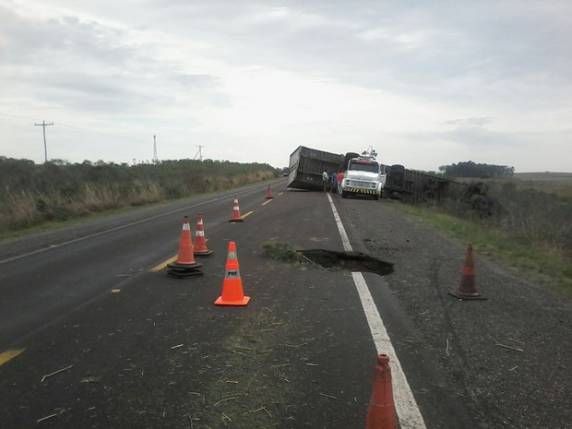 Colisão ocorreu na BR-290, entre Alegrete e Rosário do Sul, na fronteira