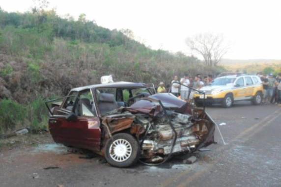 Colisão entre Del Rey e Vectra deixou outras quatro pessoas feridas