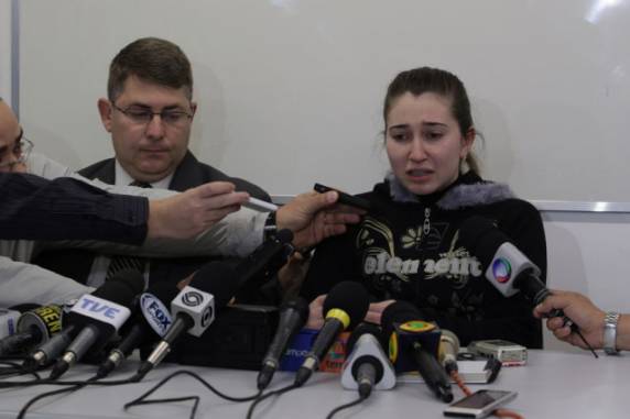 Na primeira manifestação pública após ser flagrada chamando Aranha de macaco na Arena, Patrícia Moreira da Silva pediu desculpas e demonstrou arrependimento pela injúria racial