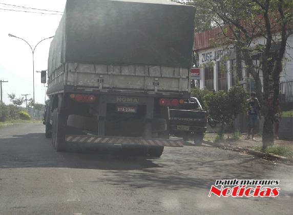 Motoristas não estão respeitando as placas que indicam 

o desvio