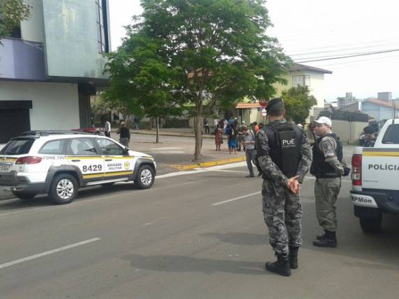 Indígenas e agricultores entraram em 

conflito em frente à sede da Funai