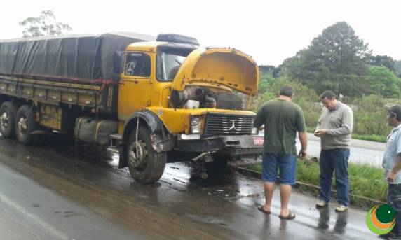 Acidente envolveu três veículos