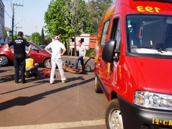 Acidente ocorreu 

no cruzamento da Dahne de Abreu com a Arnoldo Schneider