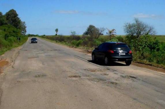 RS-640, que liga São Vicente do Sul, Cacequi e Rosário do Sul, foi considerada a pior 

rodovia do Estado, segundo CNT