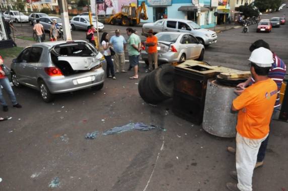 Acidente ocorreu na esquina da rua Benjamin Contant com a avenida 21 de Abril