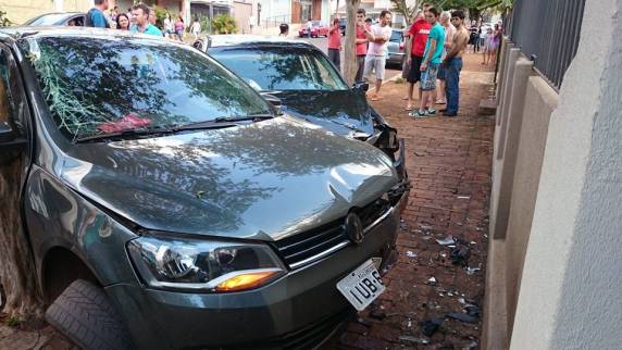 O acidente ocorreu no final da tarde deste sábado 

(25), no centro de Santa Rosa