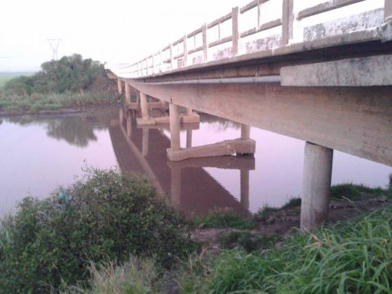 Embarcação 

particular liga Mata a São Pedro do Sul e suporta carros, caminhões pequenos e ônibus
