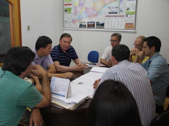 Reunião serviu para discutir a situação do bairro 

Medianeira