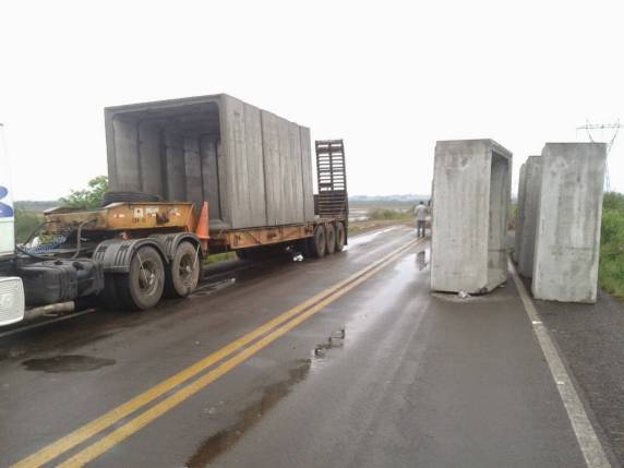 Obra continua em ritmo acelerado e já está perto de outra margem da 

ponte