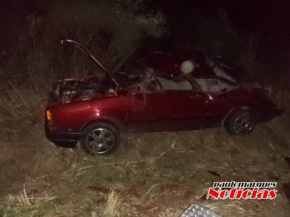 Um jovem de 19 anos morreu depois de capotar um automóvel