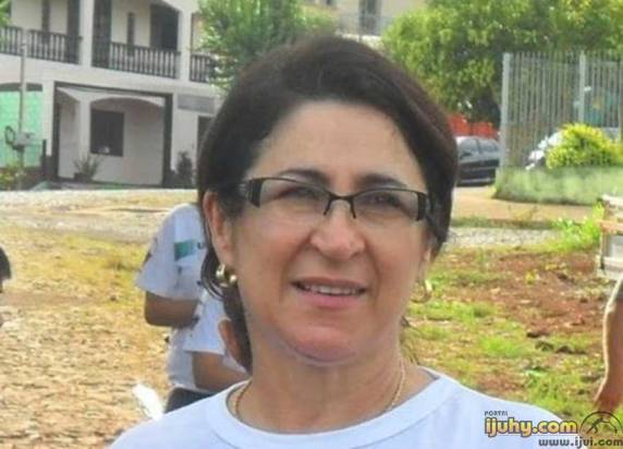 Professora Neli Cadaval da Costa (foto), de 52 anos, foi alvejada pelo ex-marido Elemar Bordignon da Costa, de 62 

anos, estando em estado grave na UTI do Hospital & Vida, de Santa Rosa. Depois de cometer o ato, Elemar se suicidou com a mesma arma