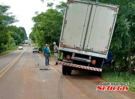 O acidente ocorreu por volta das 9h desta terça-feira (09)