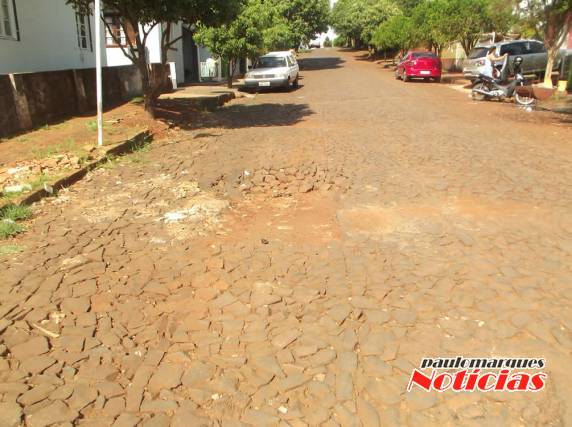 Entroncamento das rua Horizontina e Ijuí, no centro da cidade apresenta sérios problemas
