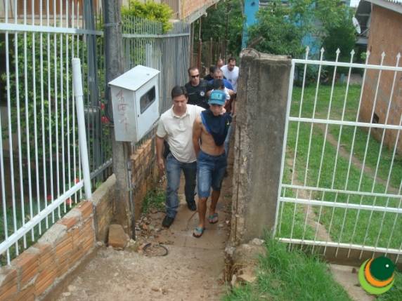 Maconha,cocaína, 

balança de precisão e dinheiro foram apreendidos