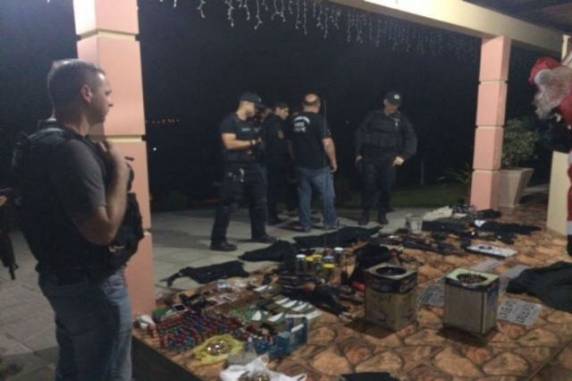 Um dos sequestradores foi morto em confronto com a 

polícia