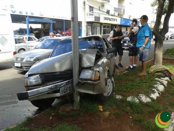 A 

vítima foi socorrida pelos Bombeiros
