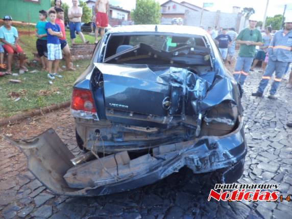 O fato ocorreu no final da tarde desta quarta-feira em Ijuí, 

o homem só parou depois de bater o veículo