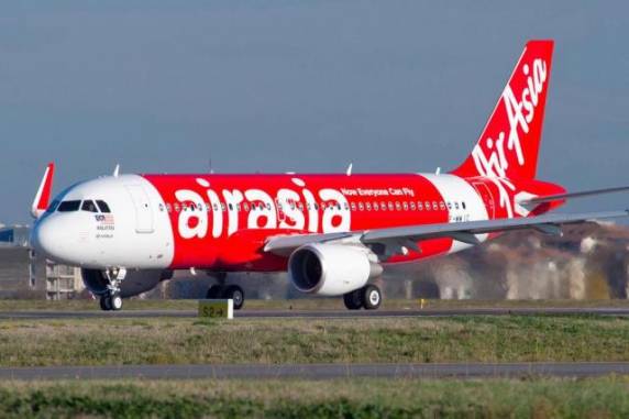 A companhia informou que 

entre os 155 passageiros estão 138 adultos, 16 crianças e um bebê, além de dois pilotos e cinco tripulantes