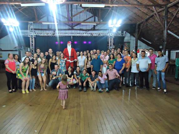 A empresa três-maiense finalizou o ano de 2014 com um belíssimo evento no dia 19/12/2014