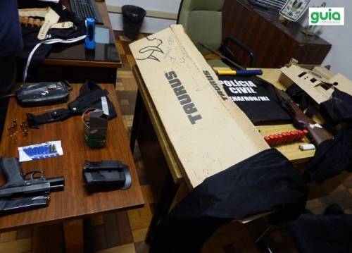Três homens foram detidos pela polícia