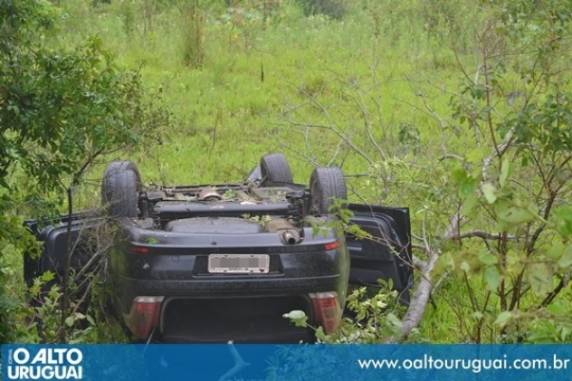Saída de 

pista envolvendo veículo de Lajeado aconteceu na BR-386, em Frederico Westphalen