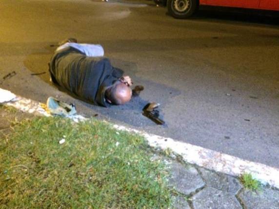 Duas irmãs foram abordadas 

ao entrar no carro, na saída de uma festa