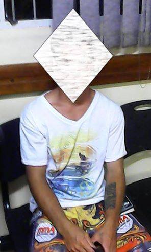 Policiais encontraram seis tabletes de maconha com o acusado