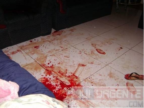 A mãe tinha medidas protetivas contra o filho, ou seja, ele não poderia chegar perto da casa dela