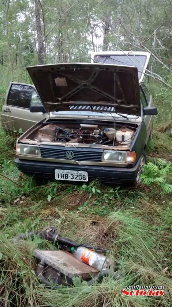 O proprietário só percebeu na manhã deste domingo que o automóvel havia sido furtado