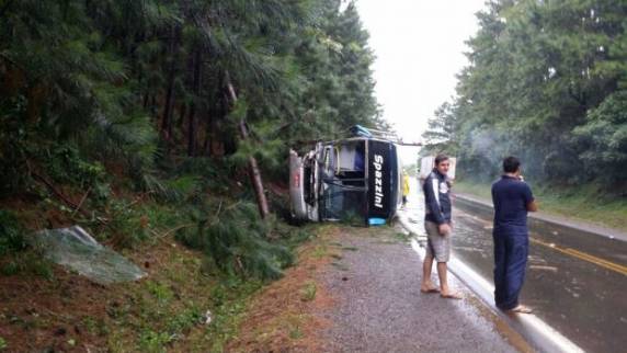 Não havia passageiros no veículo; motorista não se feriu