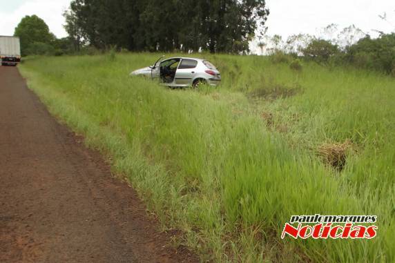 Uma tentativa 

de ultrapassagem ocasionou uma batida lateral, mas sem violência