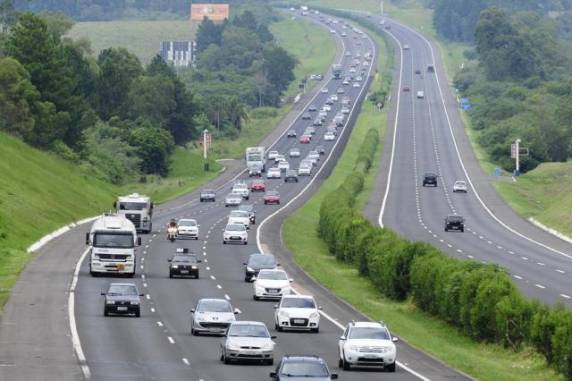 Além de redução de 23% do valor do imposto e opção de parcelamento, quem fizer o 

pagamento pode ter deduções para bom motorista e do Programa da Nota Fiscal Gaúcha