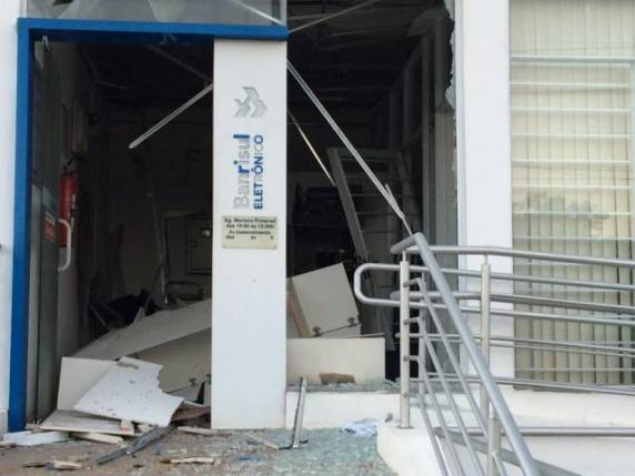 Explosão aconteceu por volta das 3h