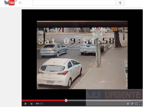 A jovem que conduzia a motocicleta foi encaminhada para o HCI