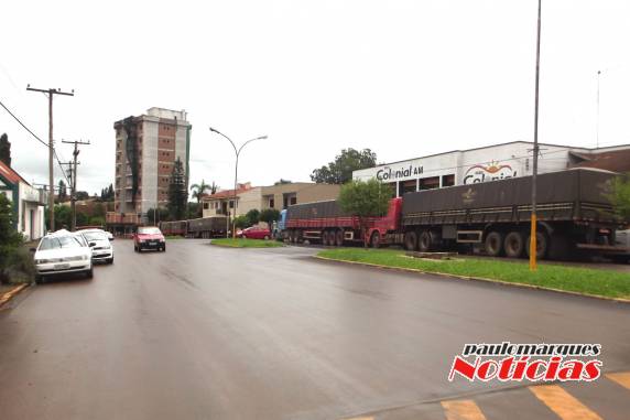 Quatro carretas oriundas de Protásio 

Alves cruzaram inclusive pela Av. Uruguai 