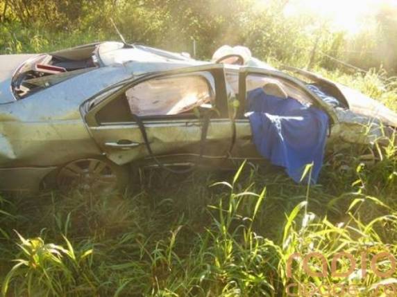 O jovem capotou o automóvel que conduzia por volta das 5h