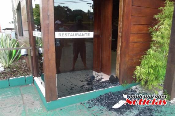 O registro é de vandalismo, nada foi levado do interior do estabelecimento