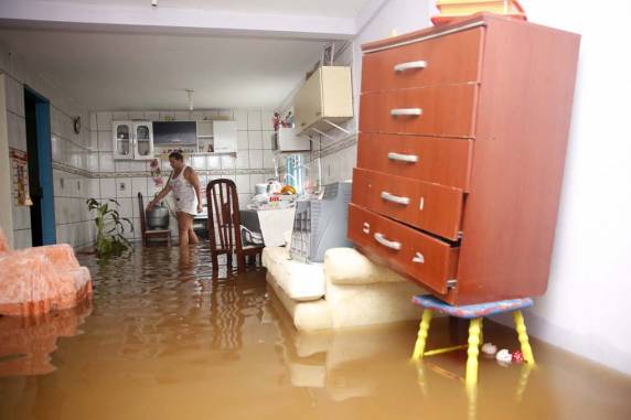 Moradores enfrentam dificuldades para saírem de suas casas