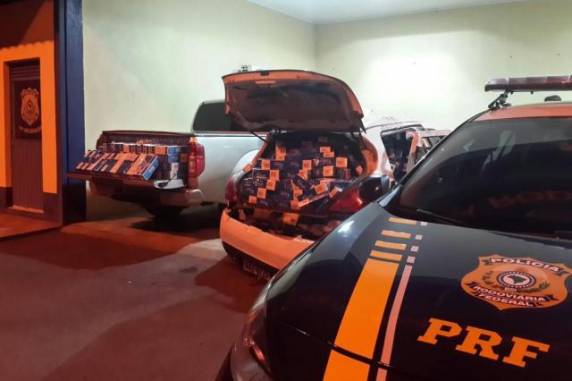 Condutores dos veículos, um Peugeot 

308 e uma Frontier, fugiram