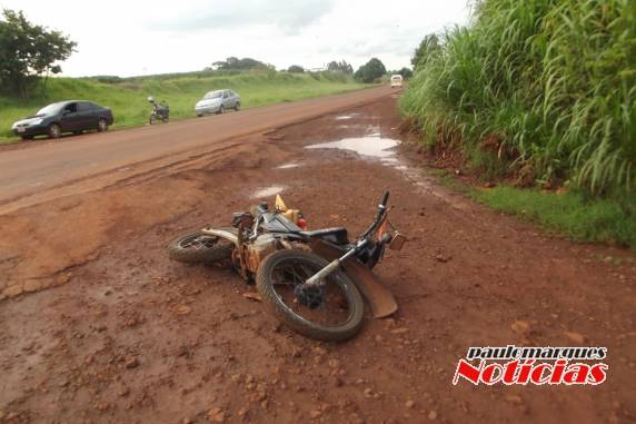 A vítima teve que correr e 

abandonar a moto que pilotava