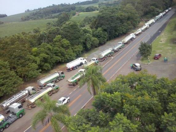 É possível que um novo 

carregamento parta de Ijuí durante a tarde para outras localidades onde o problema se repete