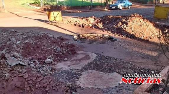 Segundo moradores fazem mais de 60 dias que a obra parou