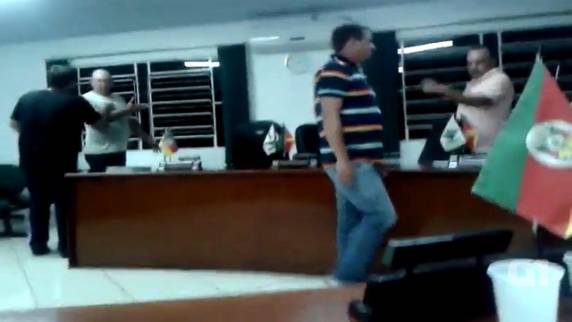 Sessão de Câmara de Vereadores terminou em briga na terça-feira (3)
