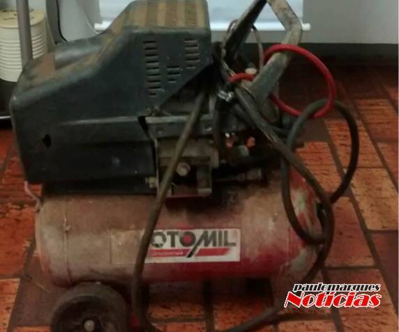 Equipamento foi abandonado na rua Medianeira