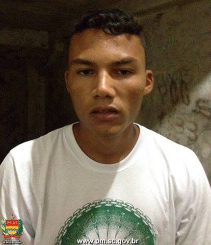 Homem 

foi preso em flagrante traficando no bairro dos Municípios