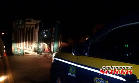 O acidente ocorreu na BR 285, por volta 

das 23he30min